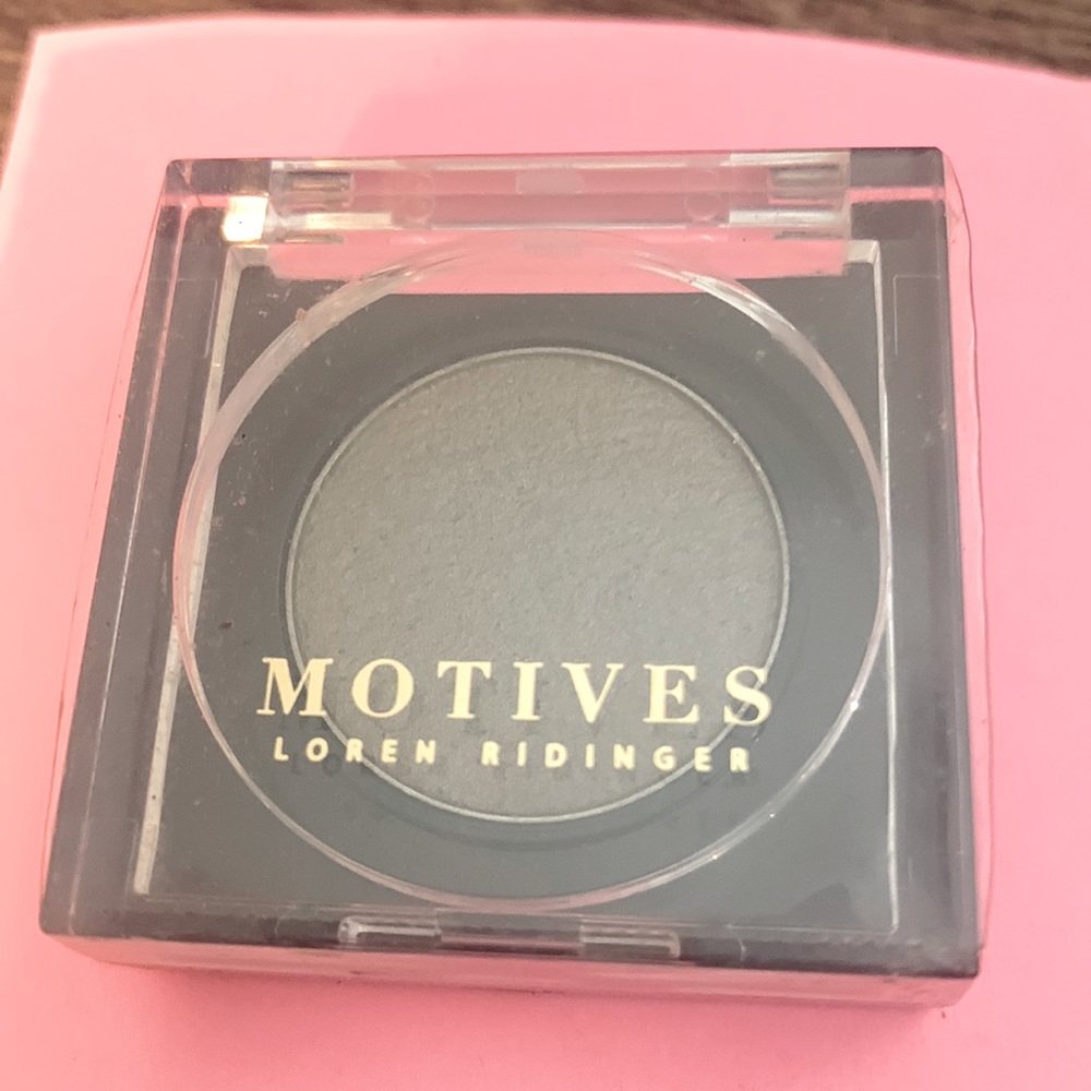 New sealed MOTIVES Steel (270E) eyeshadow